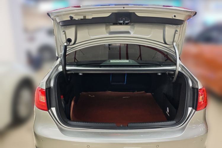 Used Volkswagen Sagitar 2014 Revised Version 1.6L Automatic Leading Edition Trunk