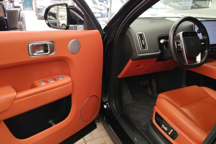 Used Li Auto L8 2023 Pro Model
