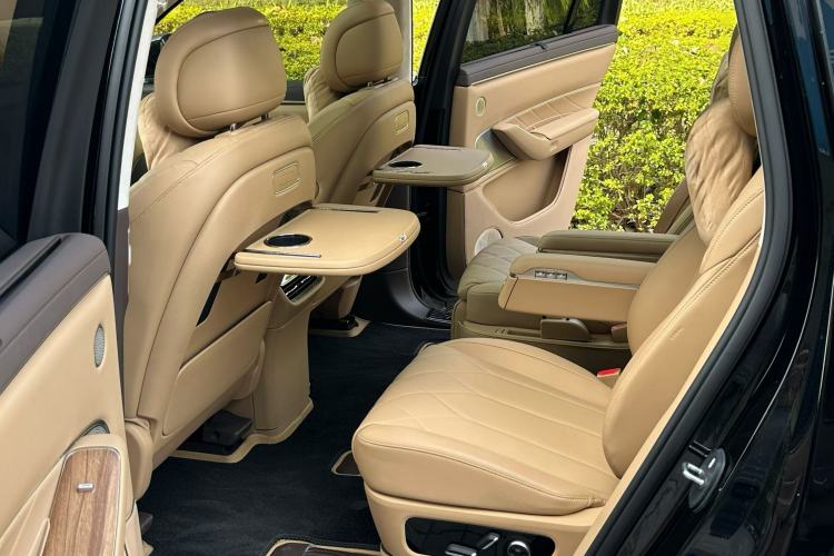 Used Hima AITO M8 2025 Extended-Range Max+ Version 53.4 kWh 6-Seater Edition Interior 5