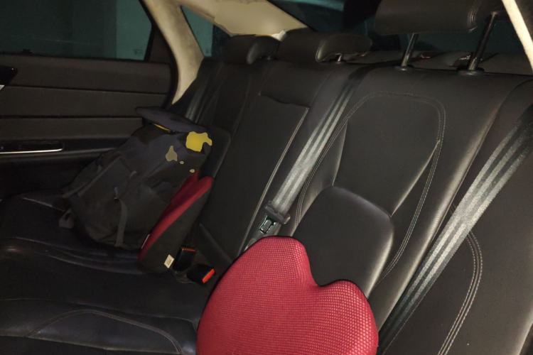 Used Jaguar XFL 2017 XFL 2.0T 200PS Windflower Edition Left Rear Seat