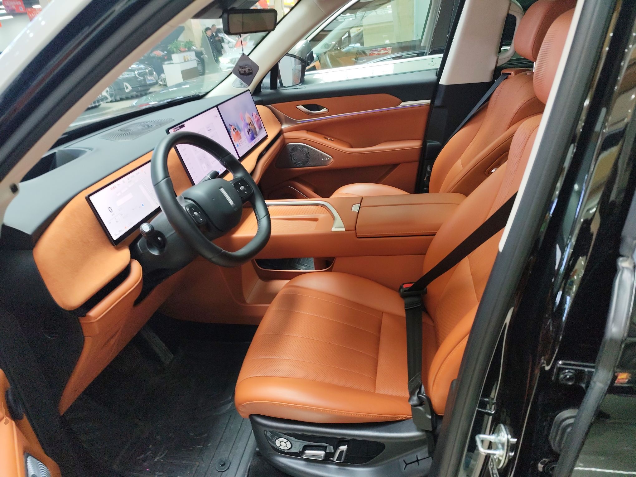 المقاعد الأمامية داخل السيارة