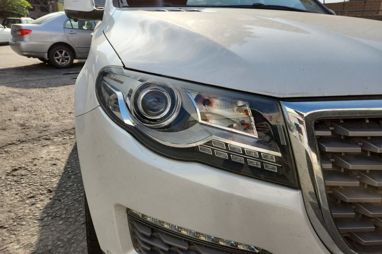 Used Haval H8 2017 2.0T Gasoline Two-Wheel Drive Smart Edition