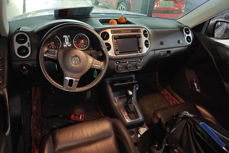 Used Volkswagen Tiguan 2013 1.8 TSI Automatic Two-Wheel Drive Comfort Edition Center Console