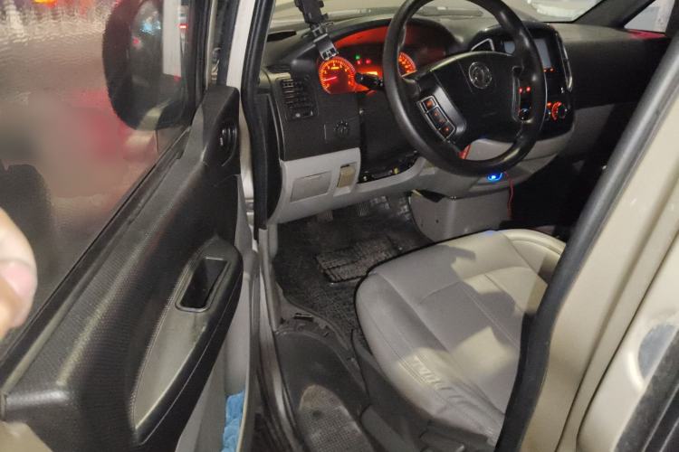 Used FORTHING Lingzhi 2016 M3 1.6L 7-Seater Luxury Model China V Standard
