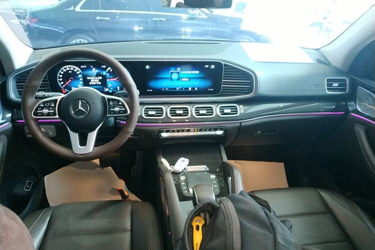 Used Mercedes-Benz GLE 2021 GLE 350 4MATIC Stylish Model Center Console