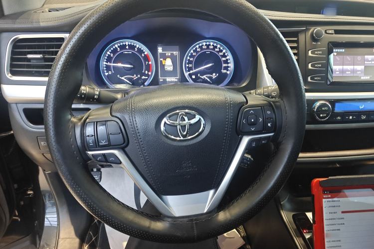 Used Toyota Highlander 2018 2.0T Two-Wheel Drive Luxury Edition 7 Seats China VI Standard
