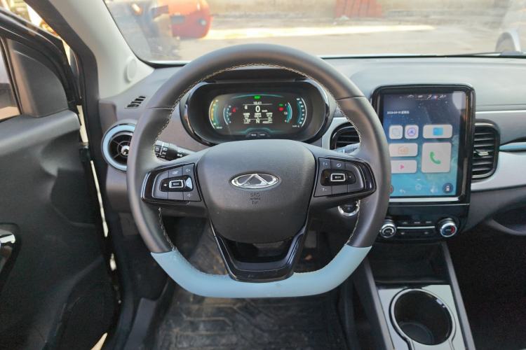 Used Chery QQ Little Ant 2022 Revised Version Sweet Pink Edition Half-Sugar Version Lithium Iron Phosphate 30.7 kWh 30 kW 301 km Steering Wheel