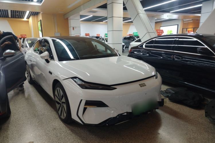 Used Geely Galaxy E8 2024 665 km Range Rear-Drive Starship Long-Range Version
