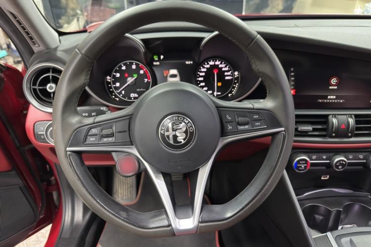 Used Alfa Romeo Giulia 2017 2.0T 200HP Luxury Edition