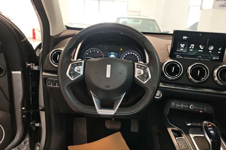 Used Wey VV5 2019 1.5T Two-Wheel Drive Color Pioneer
