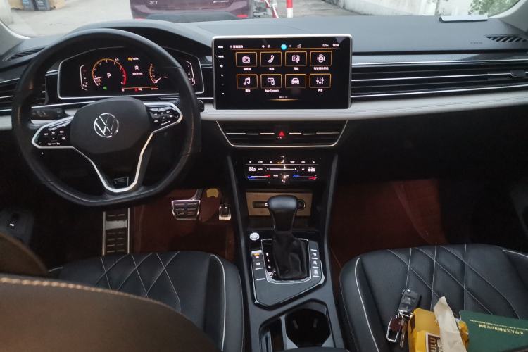 Used Volkswagen Tiguan L 2023 330TSI Automatic Two-Wheel Drive R-Line Flagship Edition Center Console