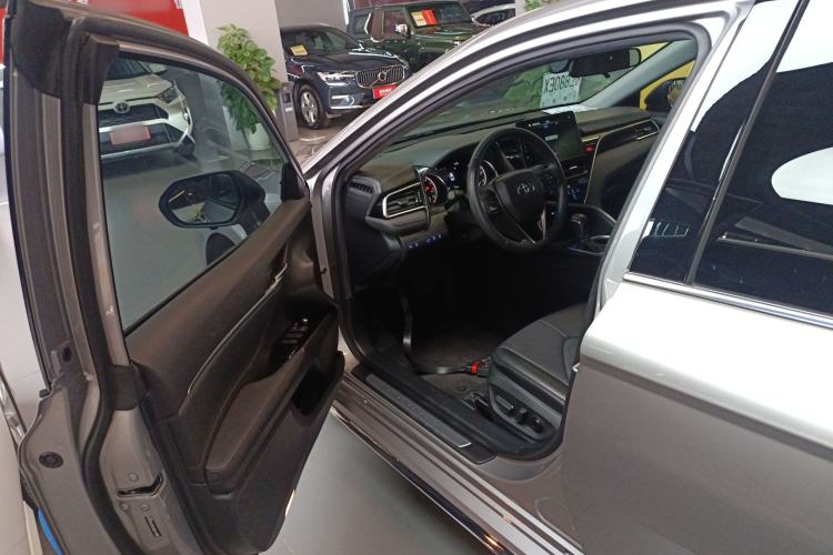 Used Toyota Camry 2023 2.0G Luxury Edition Driver Seat