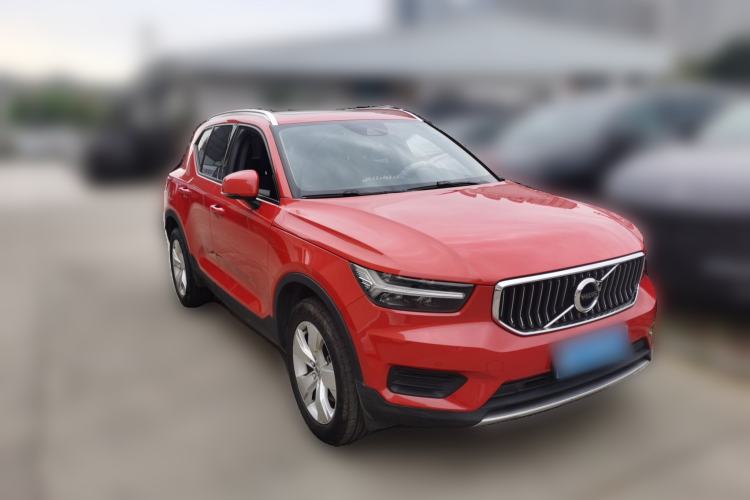Used Volvo XC40 2021 T4 4x4 SmartDrive Fashion Edition Front Right 45 Deg
