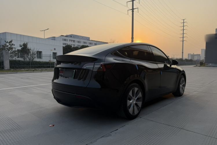 Used Tesla Model Y 2022 Rear-Wheel-Drive Version
