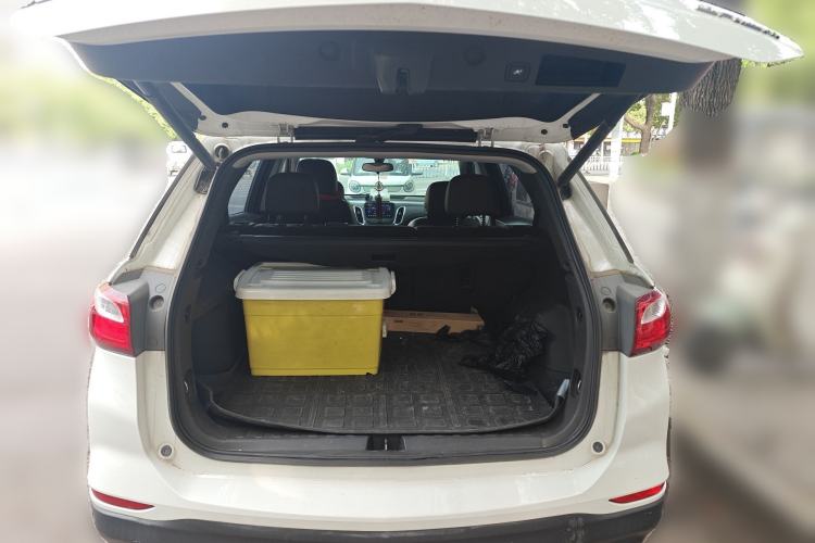 Used Chevrolet Equinox 2019 535T Automatic YuJie Edition China VI Trunk