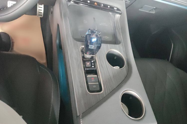 Used JETOUR Shanhai L9 2024 1.5TD 2DHT Air 5-Seater Gear Lever