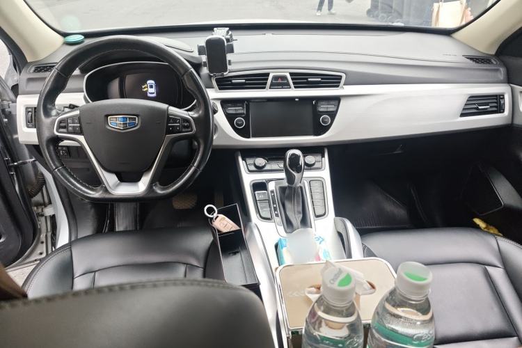 Used Geely Auto Emgrand X7 Sport 2016 1.8TD Automatic ZhiShang Model Center Console