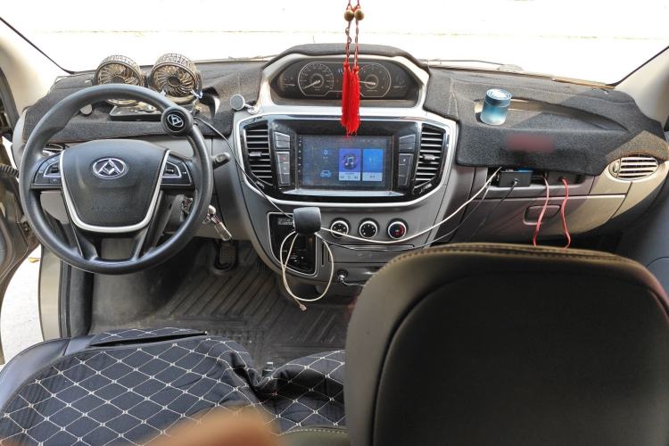 Used SAIC MAXUS Xintu V80 2018 2.5T AMT Aoyuntong Short Wheelbase Ultra-Low Roof 5-6 Seater
