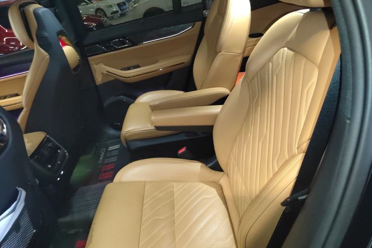 Used Lynk & Co 09 2021 2.0T Halo Six-Seater