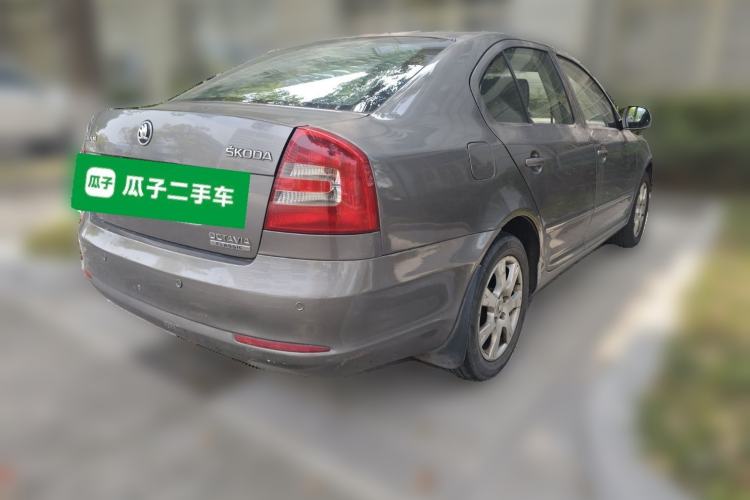 Used Skoda Octavia 2015 Classic Model 1.6L Manual Eado Version Rear Right 45 Deg