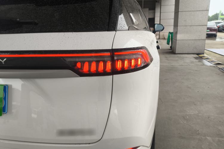 Used Chery Tiggo 9 2025 2.0T Automatic Two-Wheel Drive Luxury Edition 5 Seats Right Rear Taillight