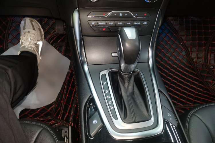 Used Ford Edge 2018 EcoBoost 245 Two-Wheel-Drive Titanium 7-Seater China VI Standard