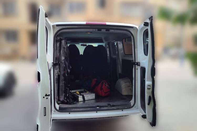 Used SAIC MAXUS Dana V1 2024 V1 Short Wheelbase Low-Roof Multi-Function Version (51 kWh)
