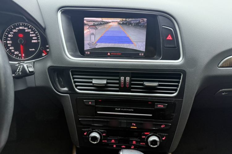 Used Audi Q5 2016 40 TFSI Comfort Model Interior 3