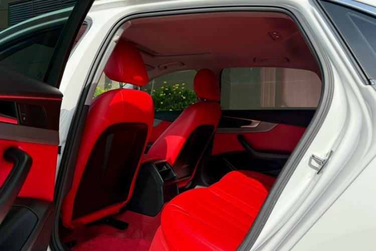 Used Audi A4L 2018 30th Anniversary Edition 30 TFSI Ambition Model Interior 3