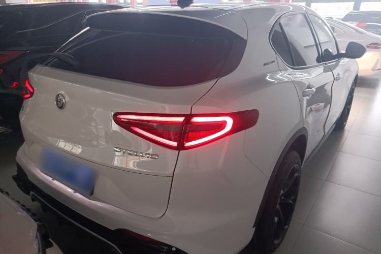 Used Alfa Romeo Stelvio 2017 2.0T 200HP Elite Edition Rear Right 45 Deg