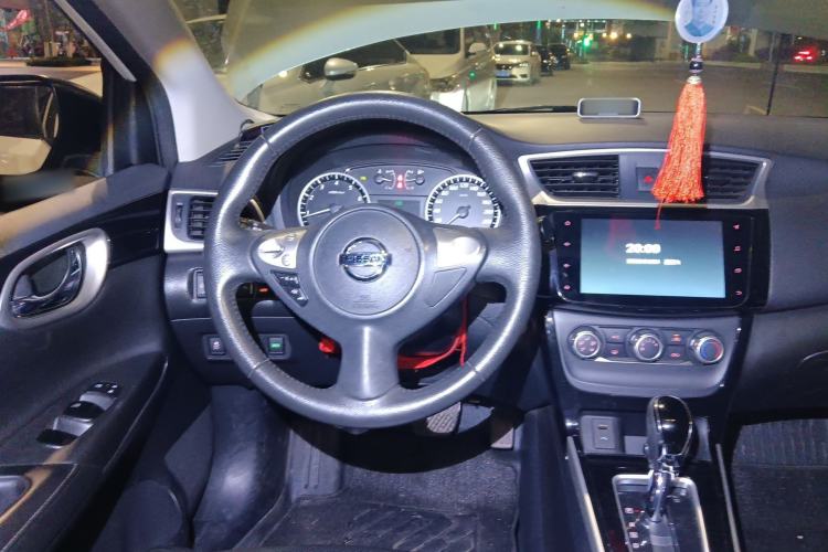 Used Nissan Sylphy 2019 1.6XV CVT Smart Connect Luxury Edition China VI Standard Steering Wheel