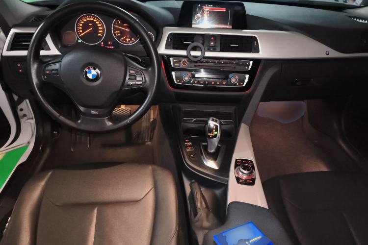 Used BMW 3 Series 2015 320Li Luxury Design Package
