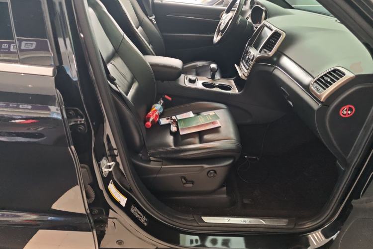 Used Jeep Grand Cherokee 2015 3.0L Comfort Navigation Edition
