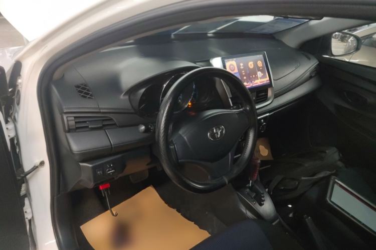 Used Toyota YARiS L Zhi Xiang 2017 1.5E CVT Dynamic Edition Center Console