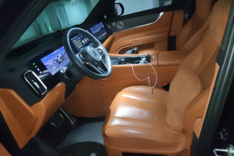 Used Hima AITO M9 2024 Range-Extended Ultra Version 42 kWh 6-Seater Model Left Front Seat