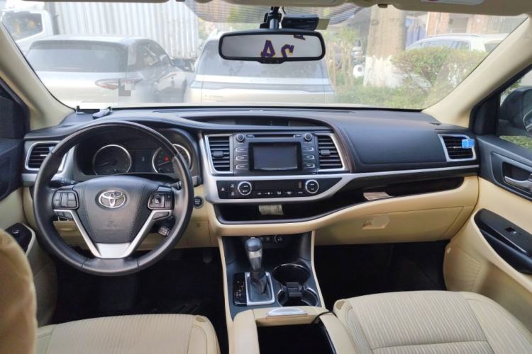 Used Toyota Highlander 2018 2.0T Two-Wheel Drive Elite Version 5 Seats China VI Standard
