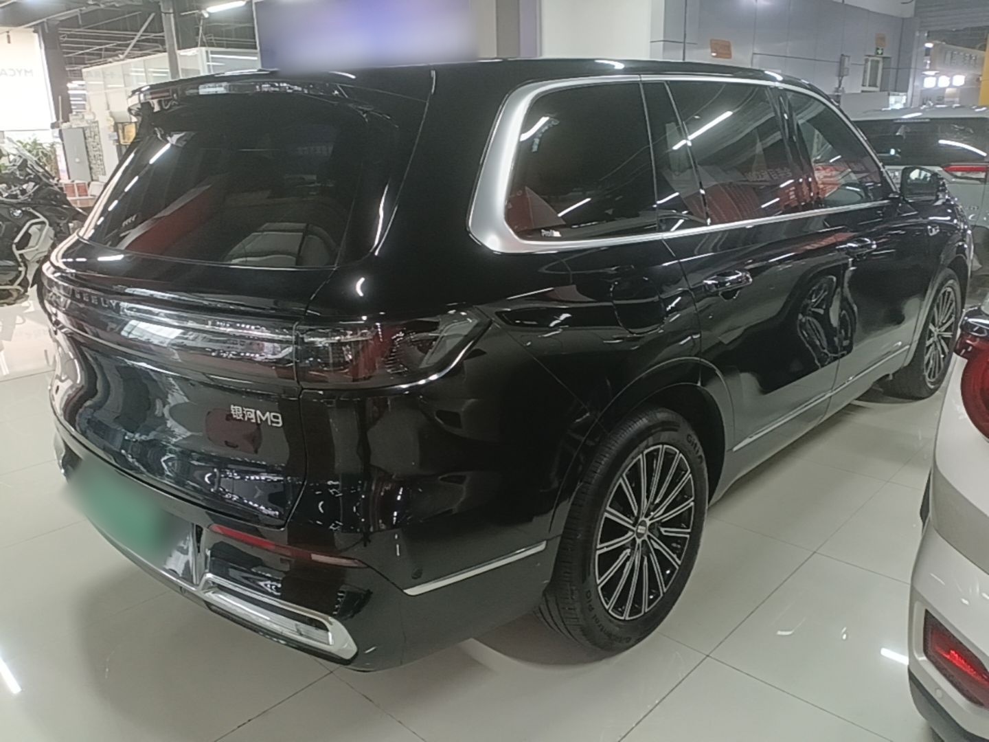 Geely Galaxy M9 2025 Model 210km Four-Wheel-Drive Leading Edition — снимка 6