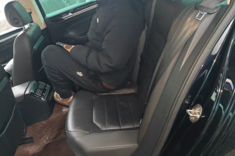 Used Volkswagen Phideon 2019 380TSI Two-Wheel Drive Business Edition China VI Standard Left Rear Seat