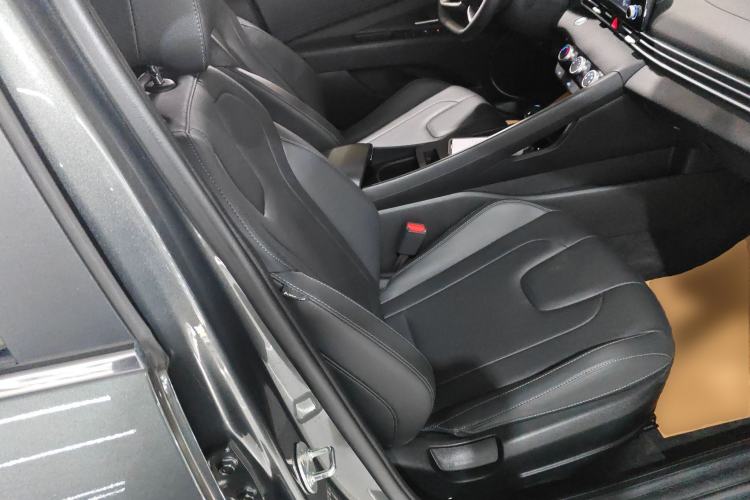 Used Hyundai Elantra 2023 1.5L CVT GLX Elite Edition Right Front Seat