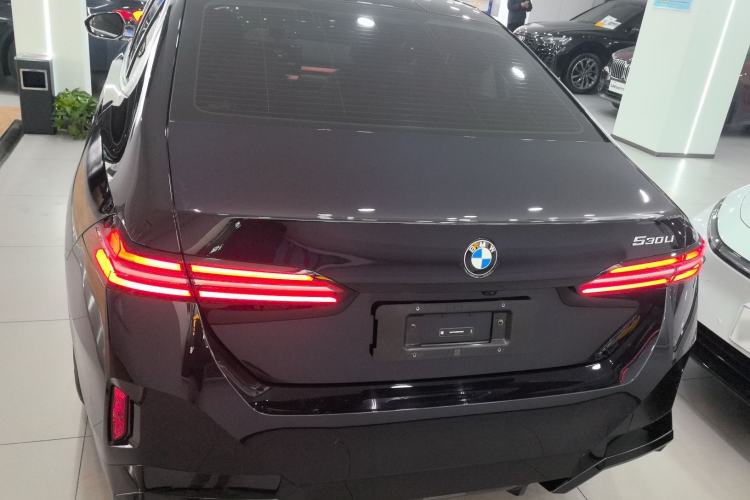 Used BMW 5 Series 2024 530Li Leading Model M Sport Package