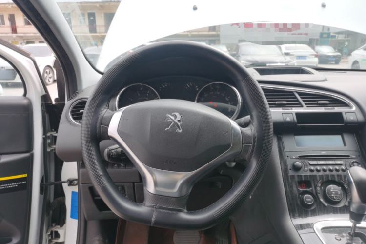 Used Peugeot 3008 2015 2.0L Automatic Trend Edition Steering Wheel