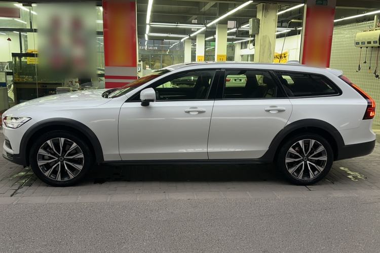 Used Volvo V90 2021 Cross Country B5 AWD Smart Range Edition