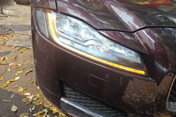 Used Jaguar XFL 2018 XFL 2.0T 250 PS Luxury Edition Right Front Headlight