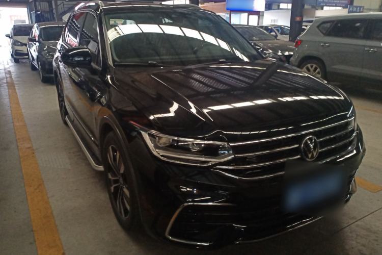 Used Volkswagen Tiguan L 2023 330TSI Automatic Two-Wheel Drive R-Line Enjoyment Edition Front Right 45 Deg