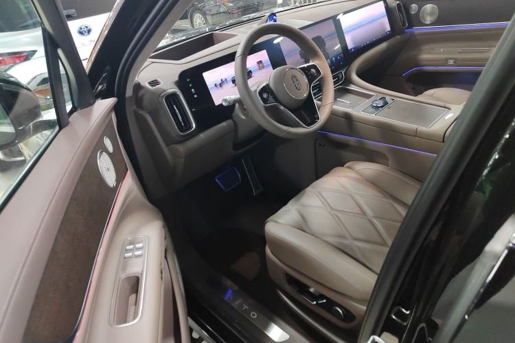 Used Hima AITO M9 2025 Extended-Range Ultra Version 52 kWh 6-Seater