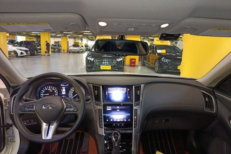 Used Infiniti Q50L 2021 2.0T Enjoyment Edition Center Console