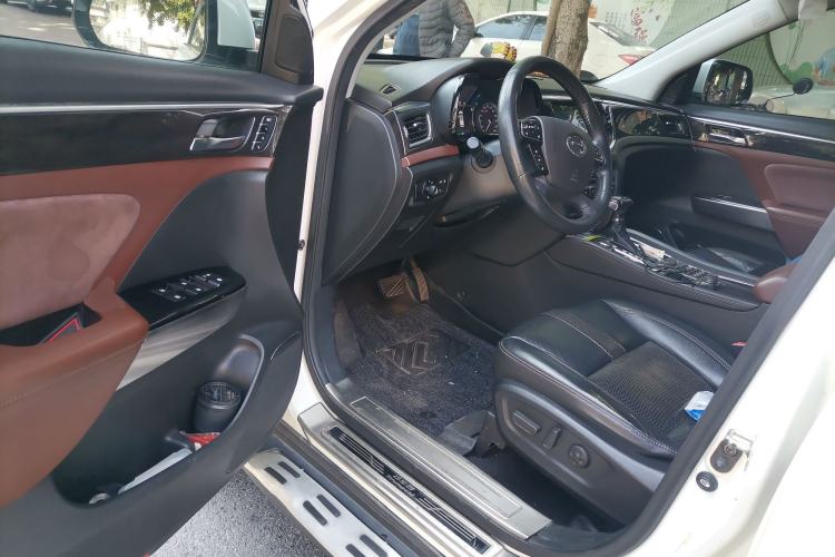 Used GAC Trumpchi GS8 2017 320T Two-Wheel Drive Luxury Smart Connectivity Version (7 Seats)
