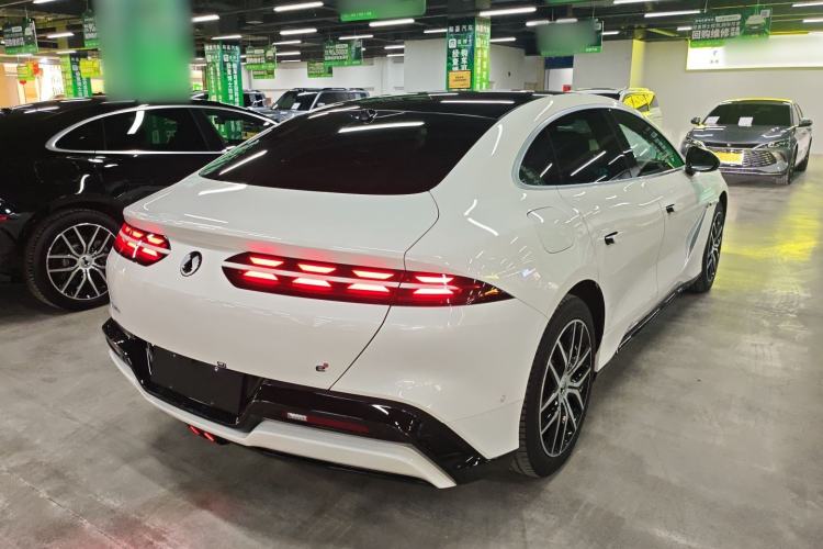 Used Denza Z9 2024 1100 km Four-Wheel Drive Max Version Rear Right 45 Deg