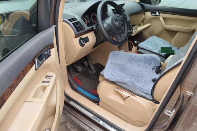 Used Volkswagen Touran 2011 1.4T Manual Zhiya Edition 5 Seats Driver Seat