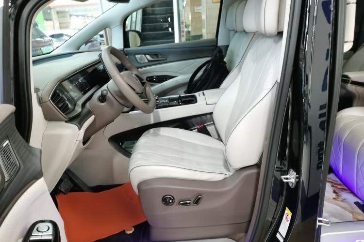 Used Denza D9 2022 DM-i 970 Four-Wheel Drive Flagship Model